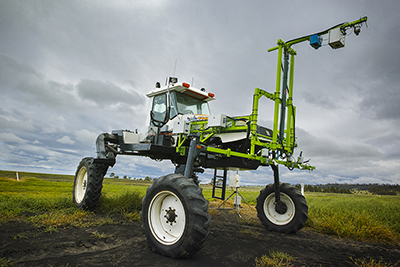 gekko-tractor-in-field