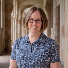 Associate Professor Heather Smyth headshot in UQ Cloisters
