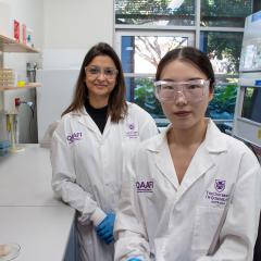 Dr Karishma Mody and PhD candidate Yunjia Yang in the laboratory at QAAFI. Image: Megan Pope