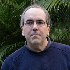 Associate Professor Daniel Cozzolino